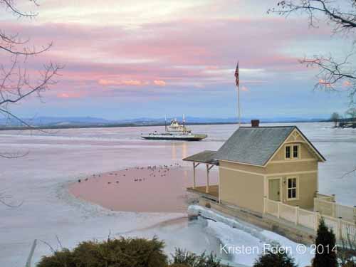 La Vie en Rose: Rosslyn boathouse during late February sunset (Credit: Kristen Eden)