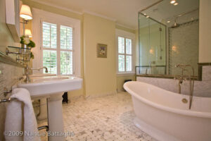 Rosslyn Master Bathroom (Credit: Nancie Battaglia)