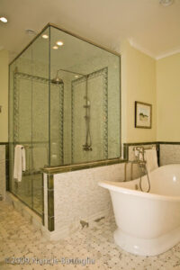 Rosslyn Master Bathroom (Credit: Nancie Battaglia)