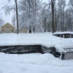 Winter started out with a deep, heavy, wet snowfall in early December 2014 that buried the grill.