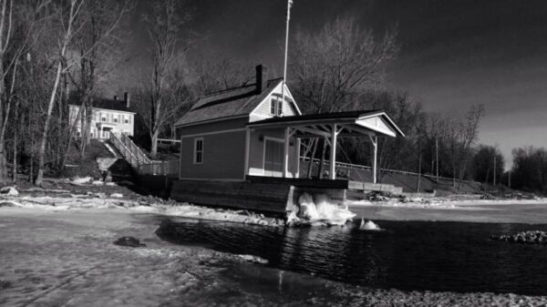 Rosslyn boathouse by Bill Amadon, March 13, 2015