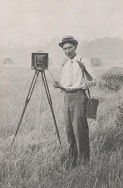 Albumen print of a photographer with Conley Folding Camera circa 1900. (Source: Antique and Classic Cameras)