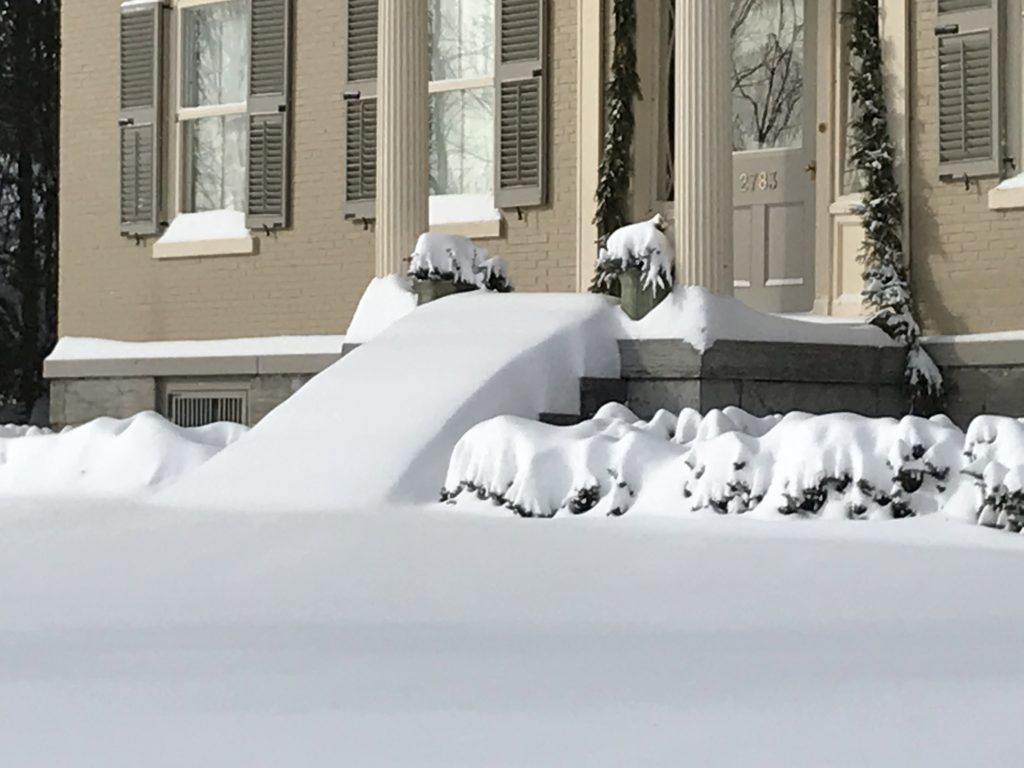 Winter Wonderland 2019: Rosslyn's front entrance buried in 20-24" of fresh snow. (Credit: R. P. Murphy)