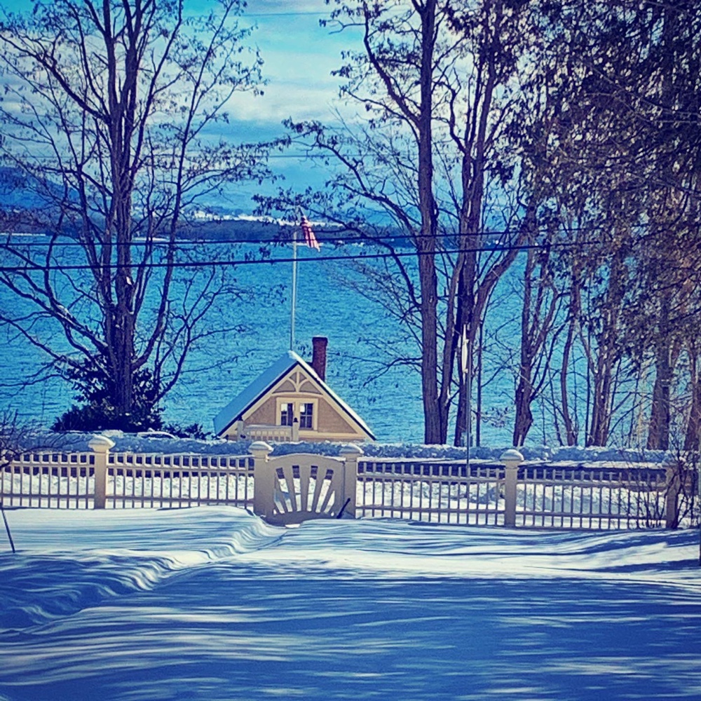 Nor’easter Neige: boathouse, February 4, 2021 (Photo: R.P. Murphy)