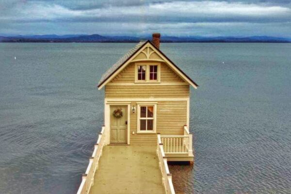 Yesteryear or Yesterday? Rosslyn boathouse v1.0 (Photo: Geo Davis)