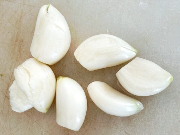 Garlic for Elk Green Chile Stew (Photo: Geo Davis)