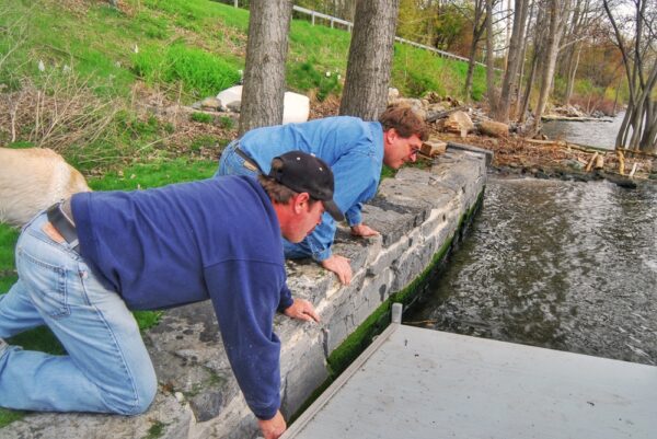 Installing Dock with Doug and Mark on April 30, 2010 (Photo: Susan Bacot-Davis)