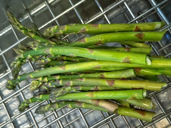 Spargelzeit: Homegrown Asparagus (Photo: Geo Davis)