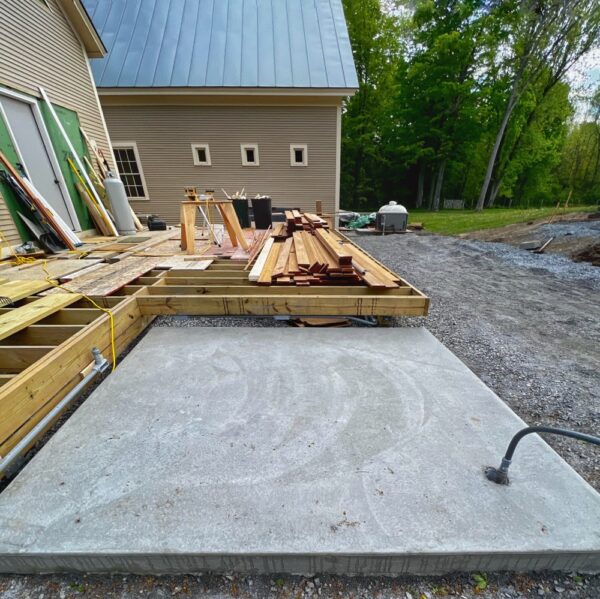 Hot tub Slab Slab Cured and Stripped (Photo: R.P. Murphy)