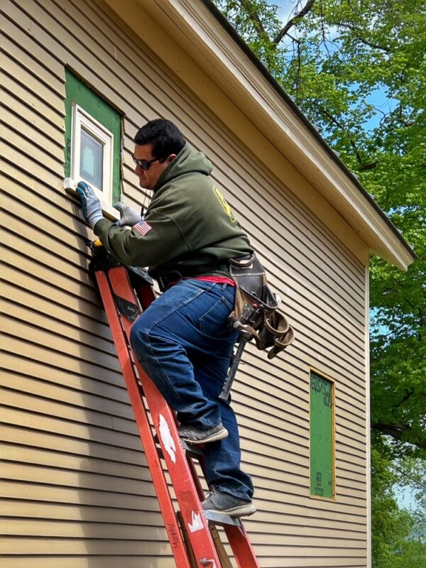 Supi Windowing the Icehouse (Photo: R.P. Murphy)