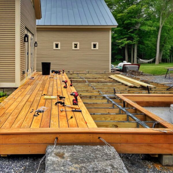 Garapa Decking Icehouse West Deck (Photo: Eric Crowningshield)