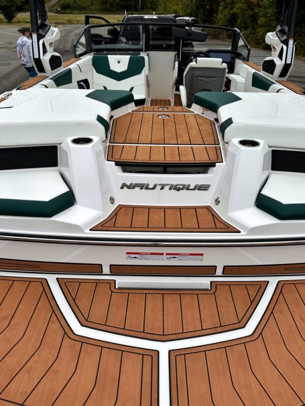 Nautique GS20​ Stern and Swim Platform (Photo: Geo Davis)