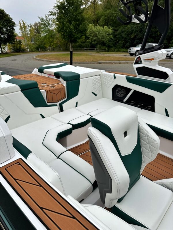 Nautique GS20​ Interior (Photo: Geo Davis)