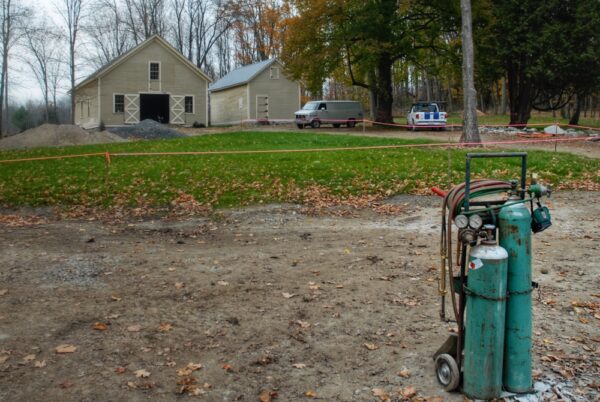 Stone Wall Retrospective: secret of the welding torch (Photo: Geo Davis)