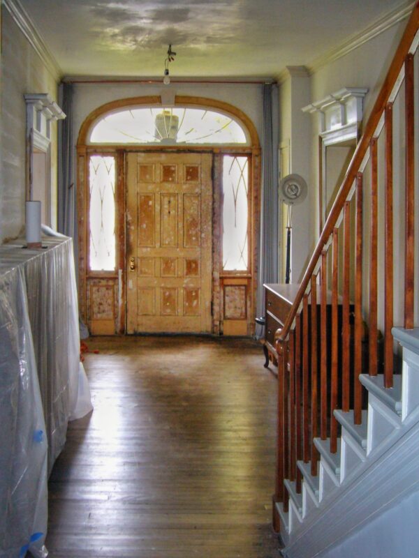 Rosslyn’s Entrance Hallway During Home Inspection on May 22, 2006 (Photo: Geo Davis)